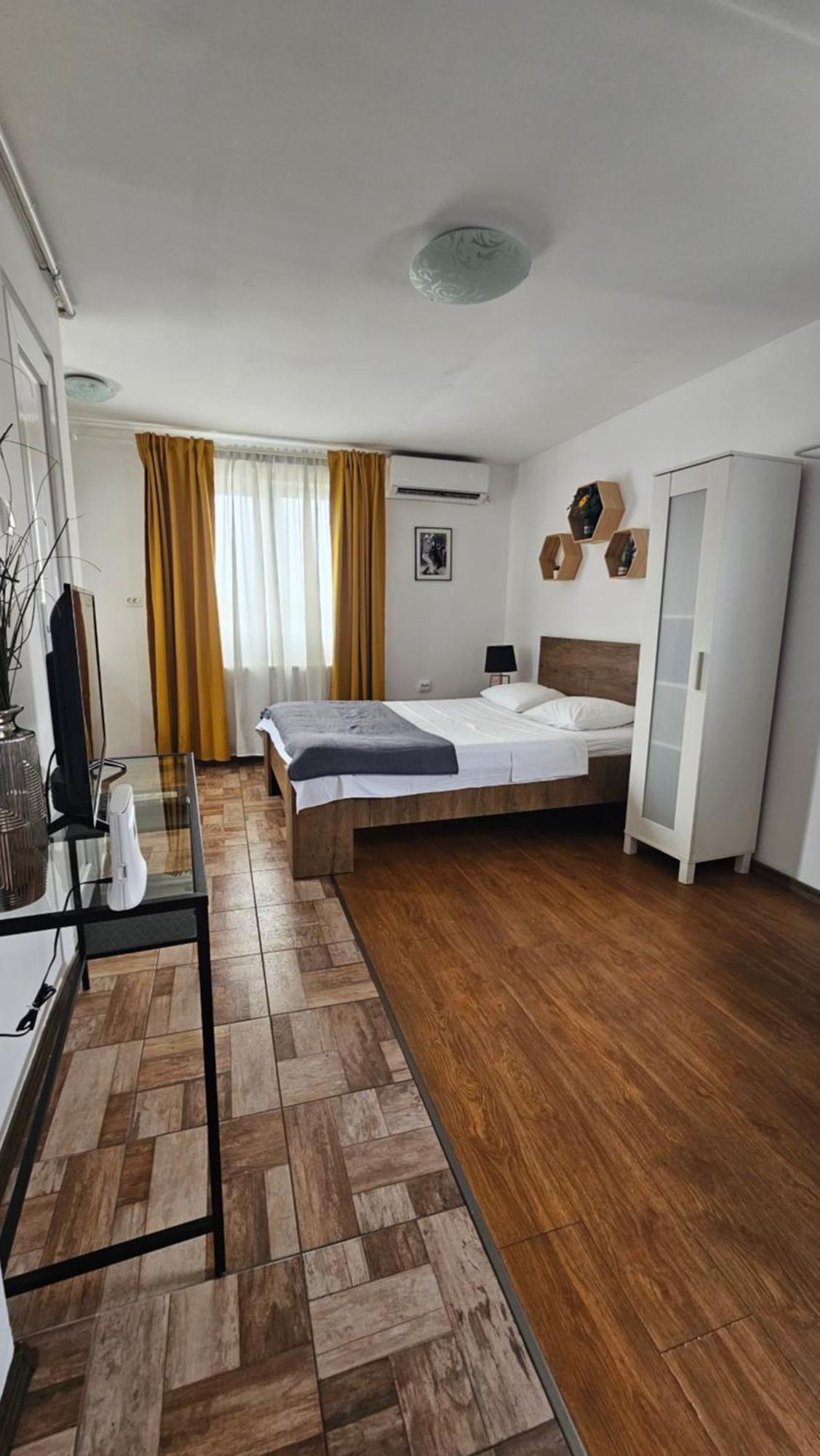 Color Apartments Old Town Center Бухарест Екстер'єр фото
