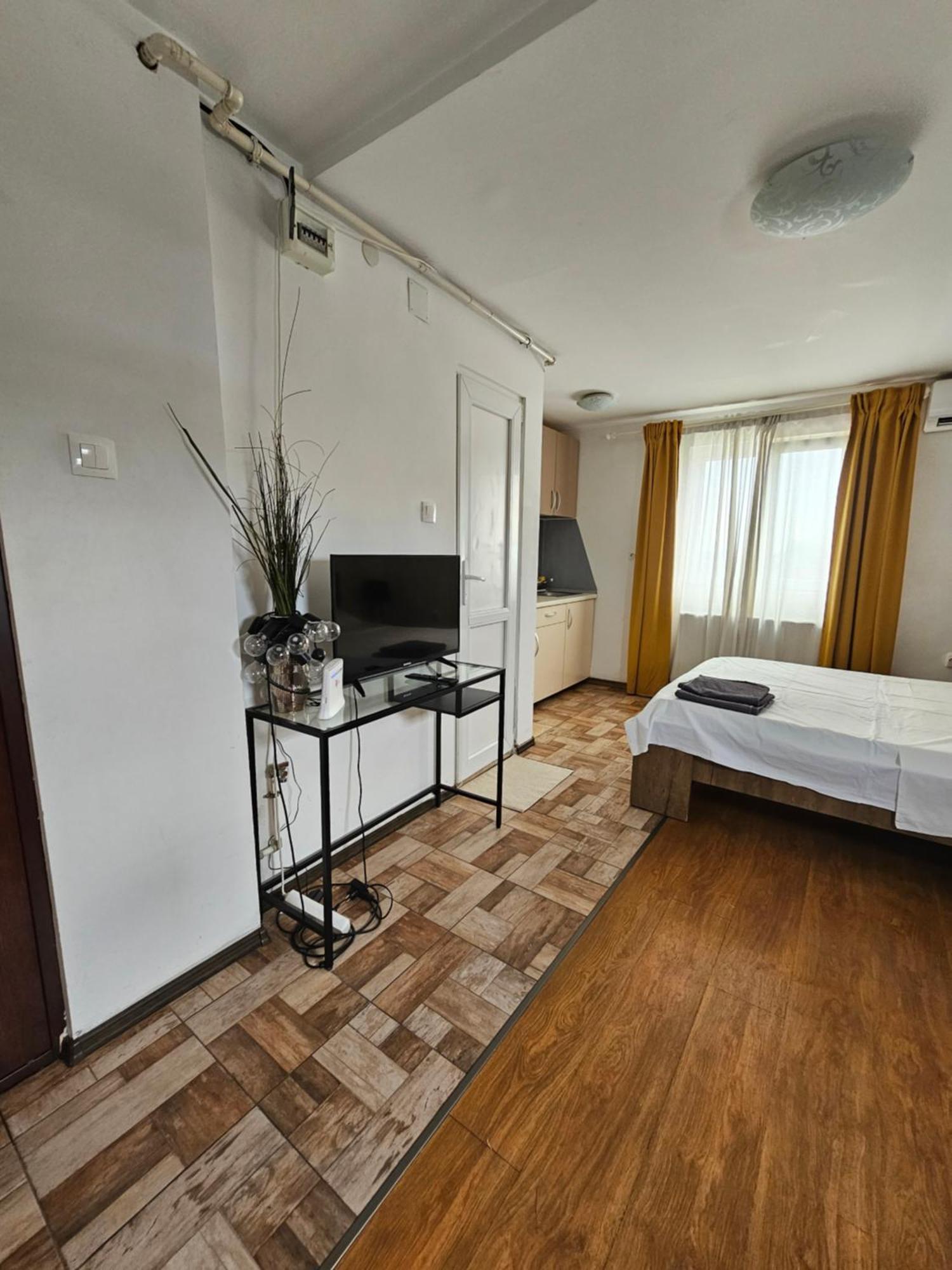 Color Apartments Old Town Center Бухарест Екстер'єр фото