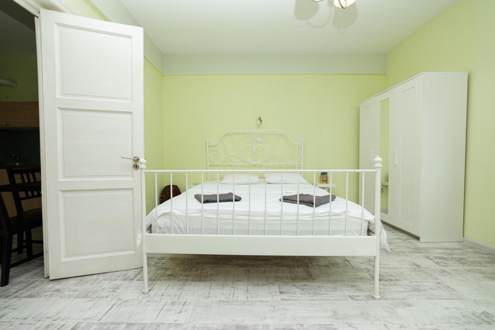 Color Apartments Old Town Center Бухарест Екстер'єр фото