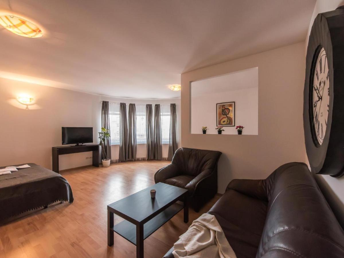 Color Apartments Old Town Center Бухарест Екстер'єр фото