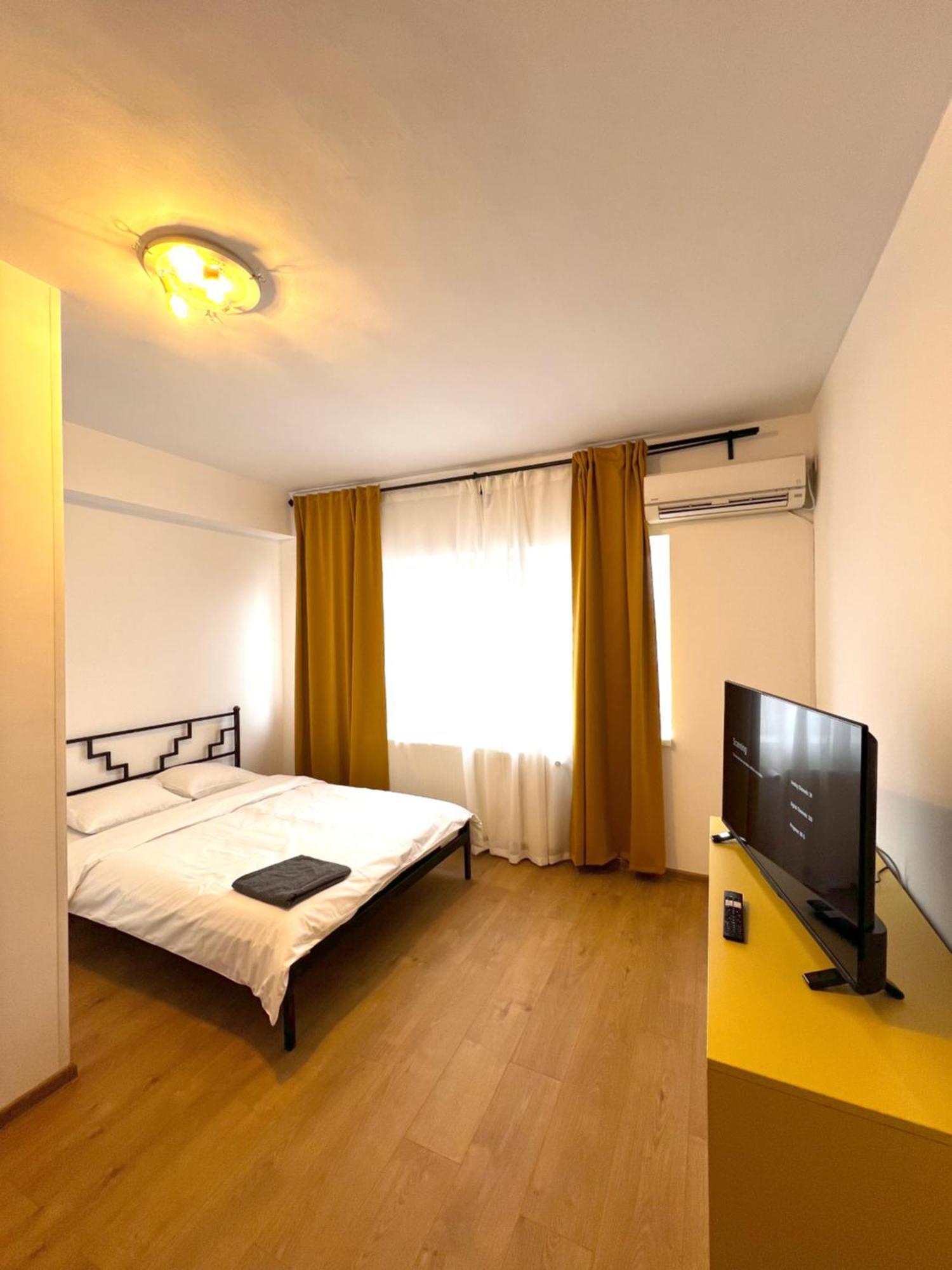 Color Apartments Old Town Center Бухарест Екстер'єр фото
